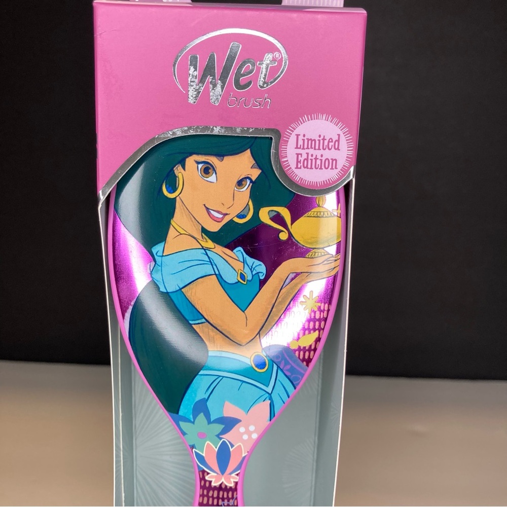 Disney Princess Jasmine Wet Brush - Picture 6 of 6